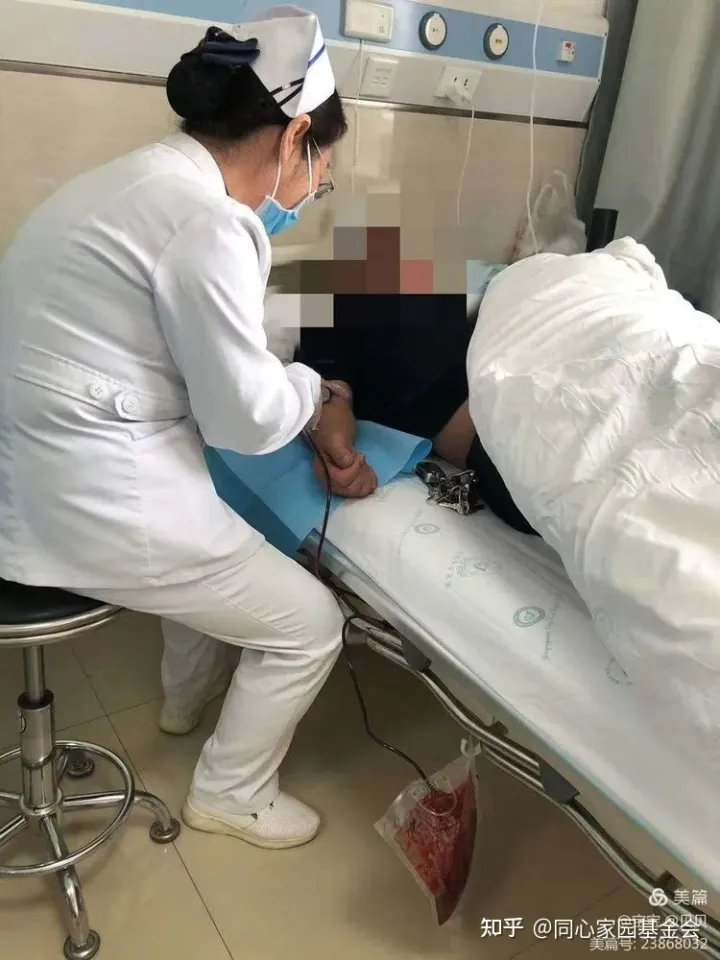 红细胞增多症,一月份放的血,二月份血红蛋白又高到206。该怎么治疗?
