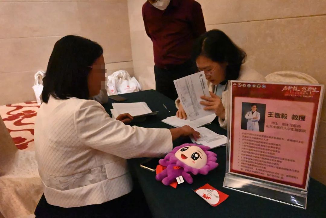 志愿者录丨“敬”畏生命仁心仁术，“毅”然前行传承国医