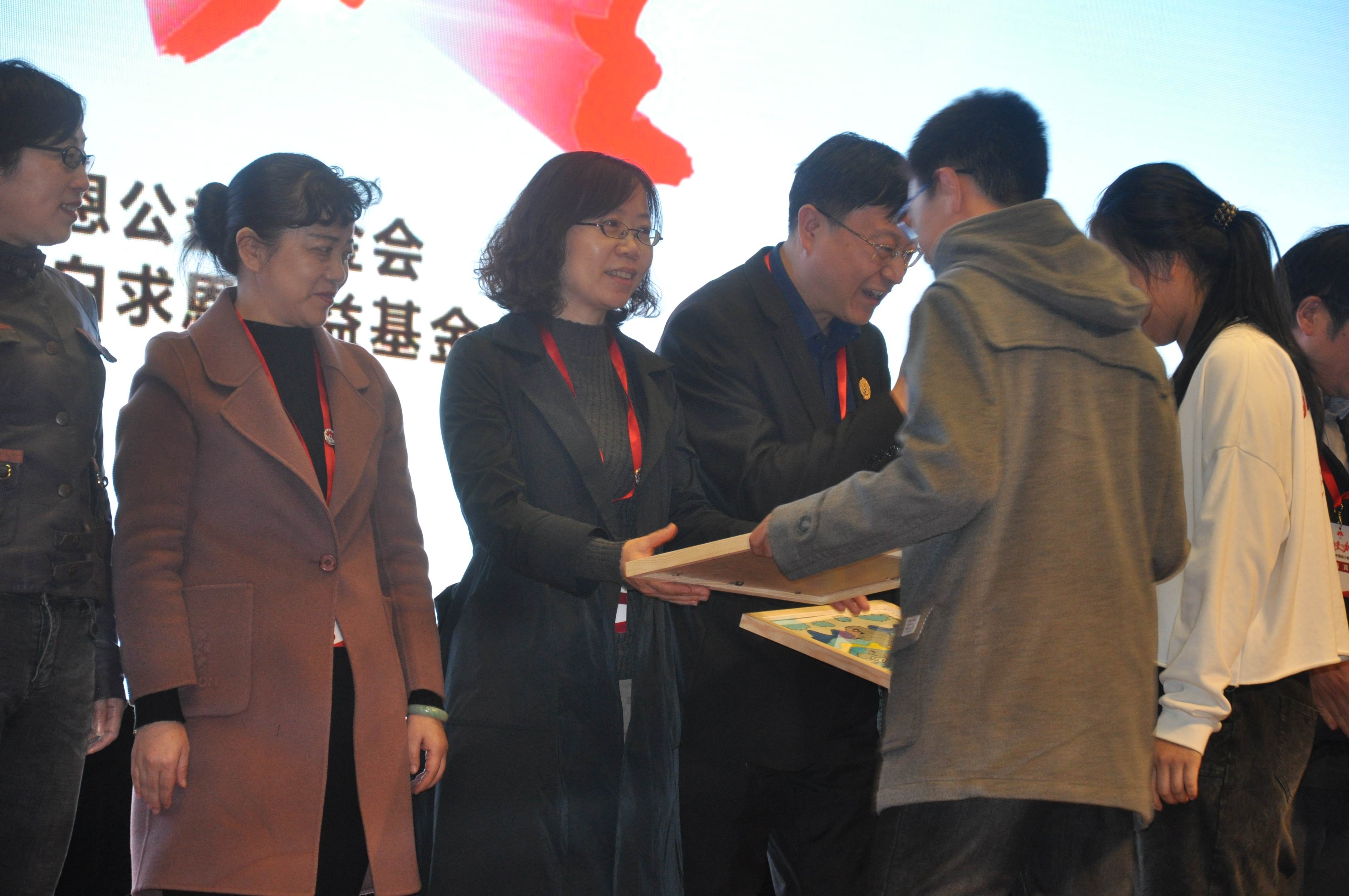 第四届“中国血小板日” 2019  书画作品赠予专家