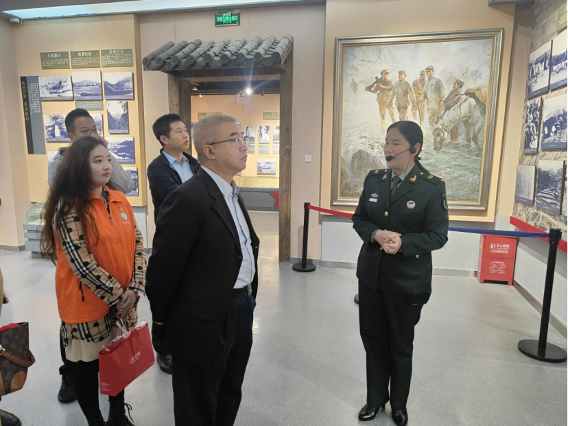 党建引领 | 六安人民医院党委与同心家园公益基金会党支部联合开展主题党日活动