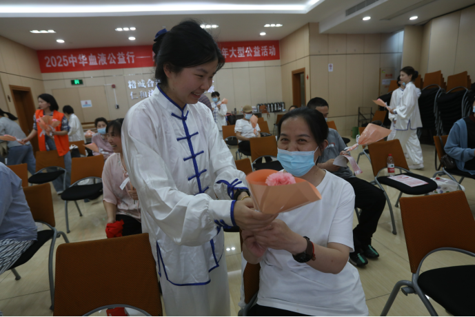 活动报道 | “医者仁心，母爱无疆”2025中华血液公益行—血液病患者关爱活动母亲节专场暨感恩母亲节十三周年大型公益活动圆满举行